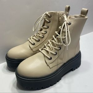 NWT Forever 21 Tan Platform Combat Lace Up Boots Tan